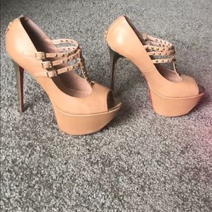 Betsey Johnson - Babbete nude